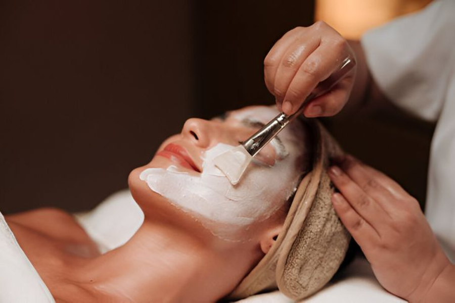The Role of Detox Masks in Skincare: Lessons from Prajakta Koli’s Beauty Philosophy